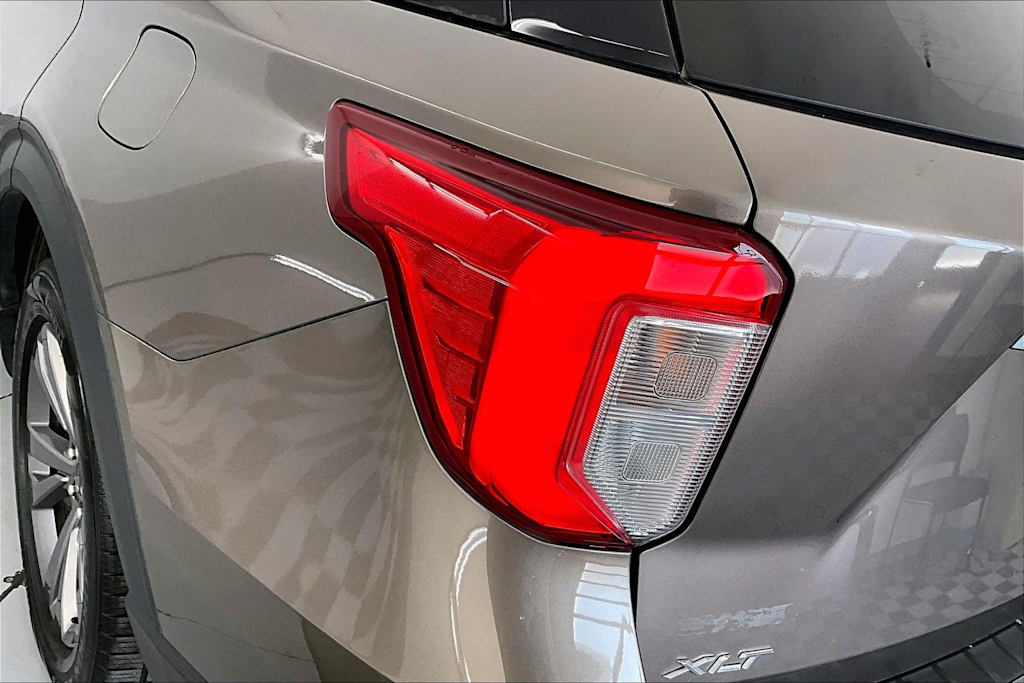 Thumbnail: 2021 Ford Explorer - 26