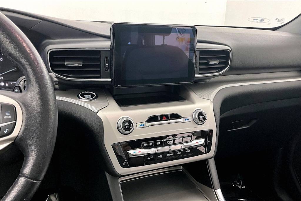 Thumbnail: 2021 Ford Explorer - 15