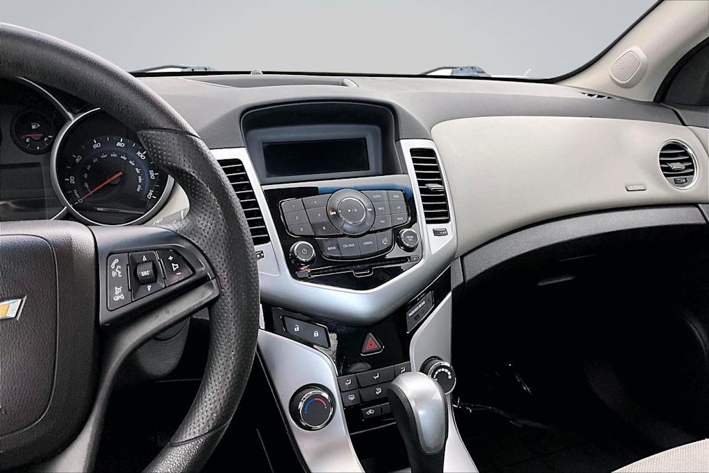 Thumbnail: 2013 Chevrolet Cruze - 14