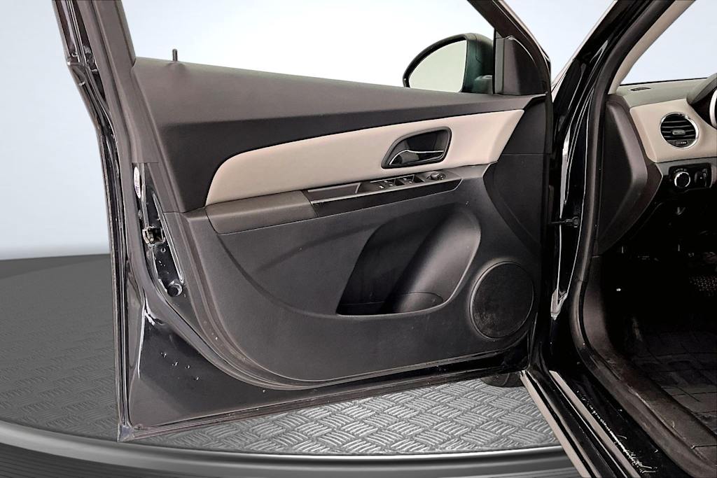 Thumbnail: 2013 Chevrolet Cruze - 23