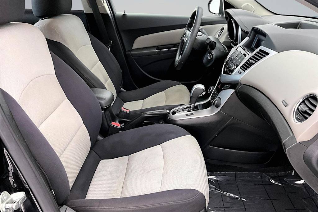 Thumbnail: 2013 Chevrolet Cruze - 11