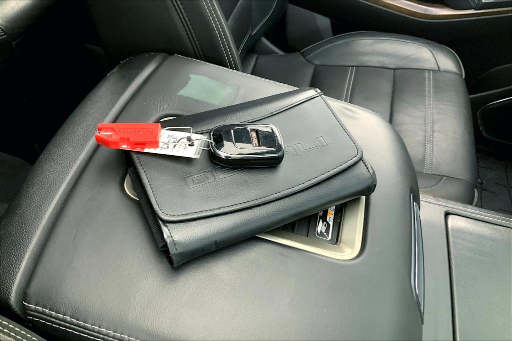 2019 GMC Yukon XL Denali 16