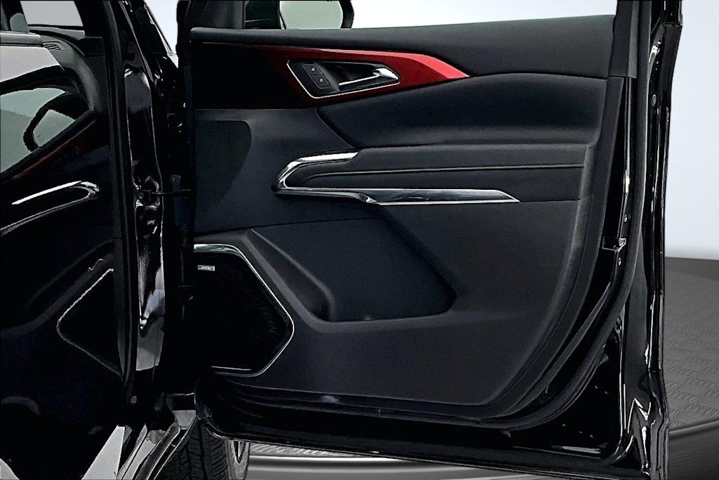 Thumbnail: 2024 Chevrolet Traverse - 25