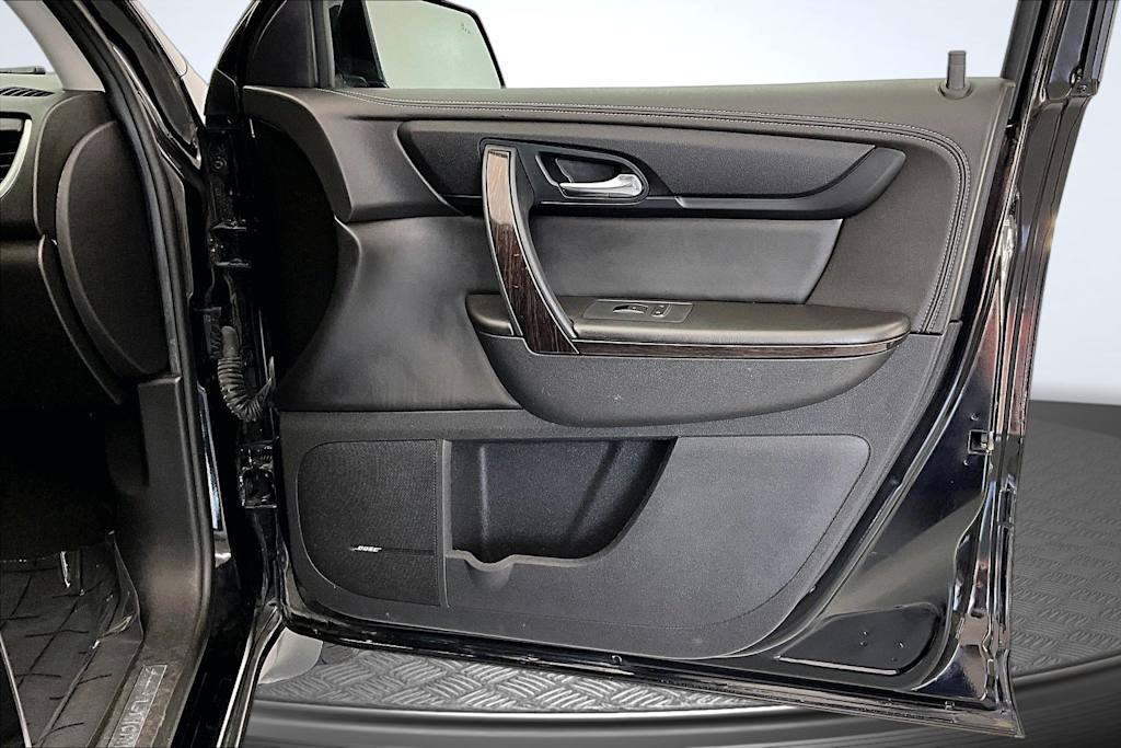 Thumbnail: 2016 Chevrolet Traverse - 25