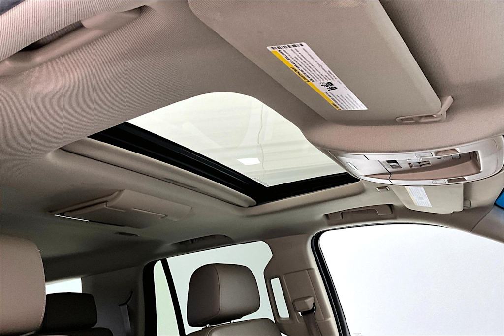 Thumbnail: 2016 Chevrolet Tahoe - 23