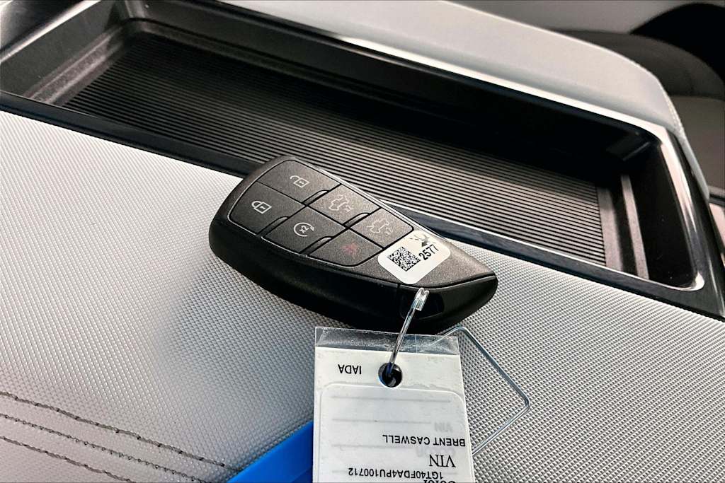 Thumbnail: 2023 GMC Hummer EV - 21