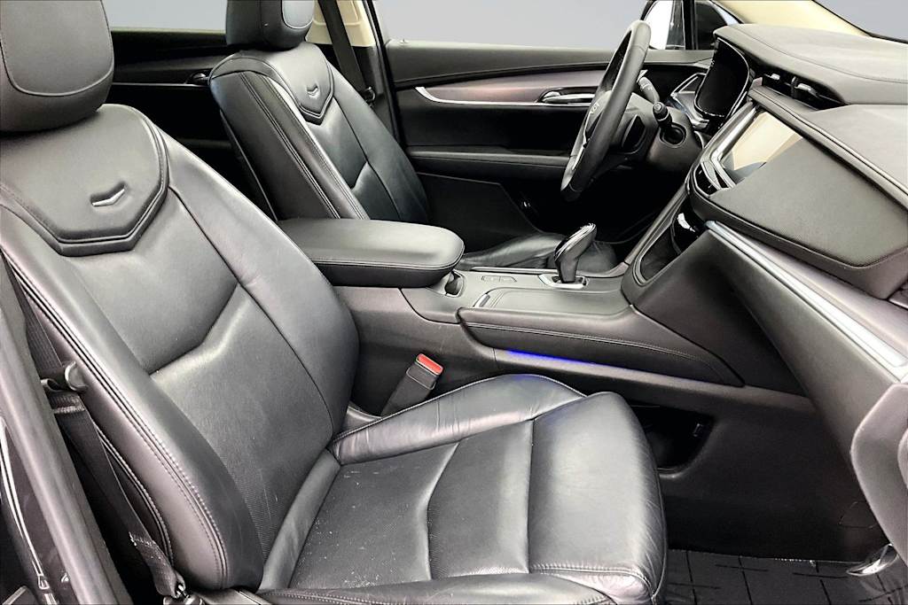Thumbnail: 2017 Cadillac XT5 - 12