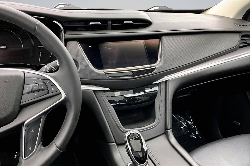 Thumbnail: 2017 Cadillac XT5 - 15