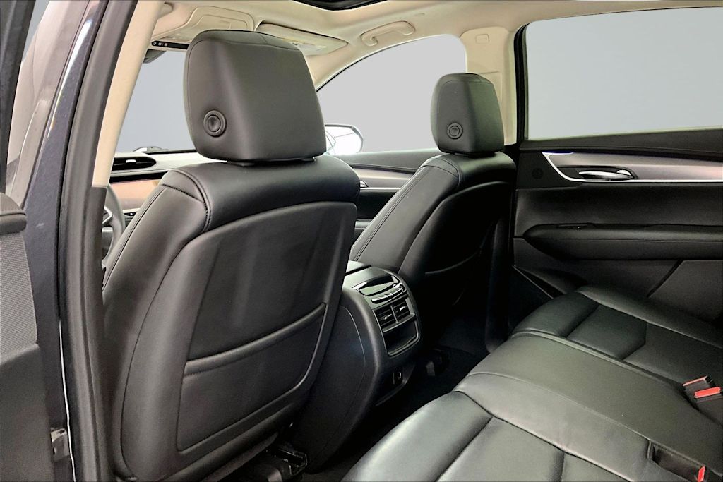 Thumbnail: 2017 Cadillac XT5 - 13