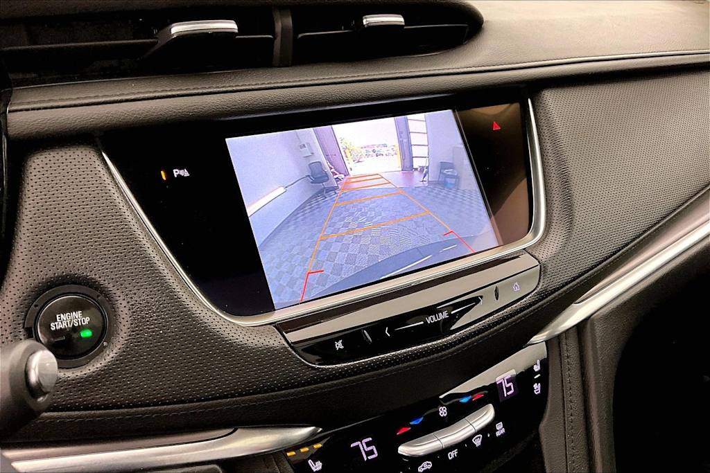 Thumbnail: 2017 Cadillac XT5 - 16