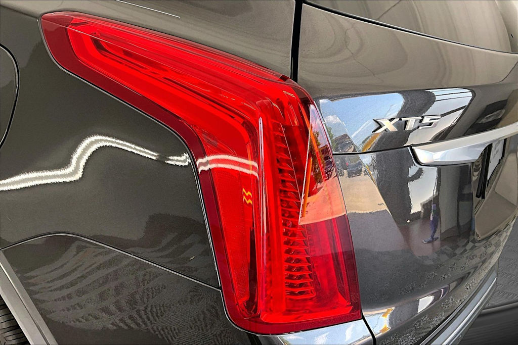 Thumbnail: 2017 Cadillac XT5 - 26