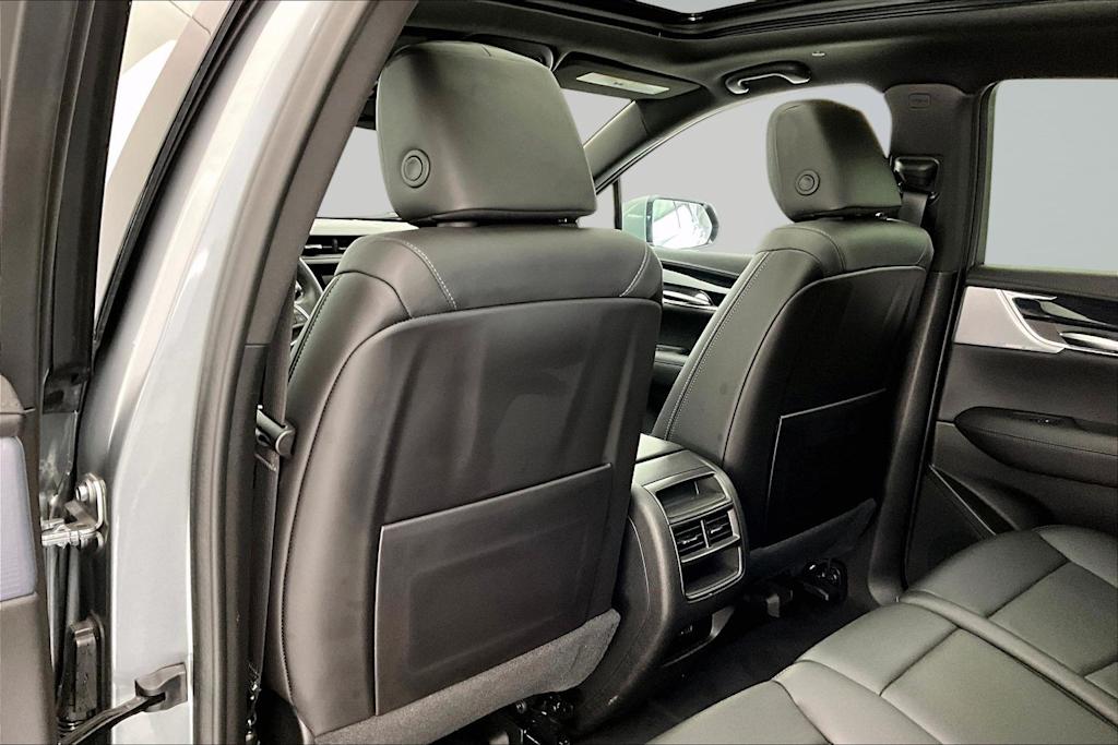 Thumbnail: 2024 Cadillac XT5 - 13