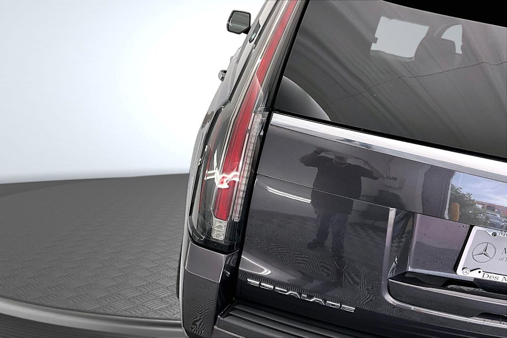 Thumbnail: 2016 Cadillac Escalade - 26