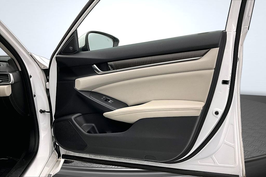 Thumbnail: 2018 Honda Accord - 25