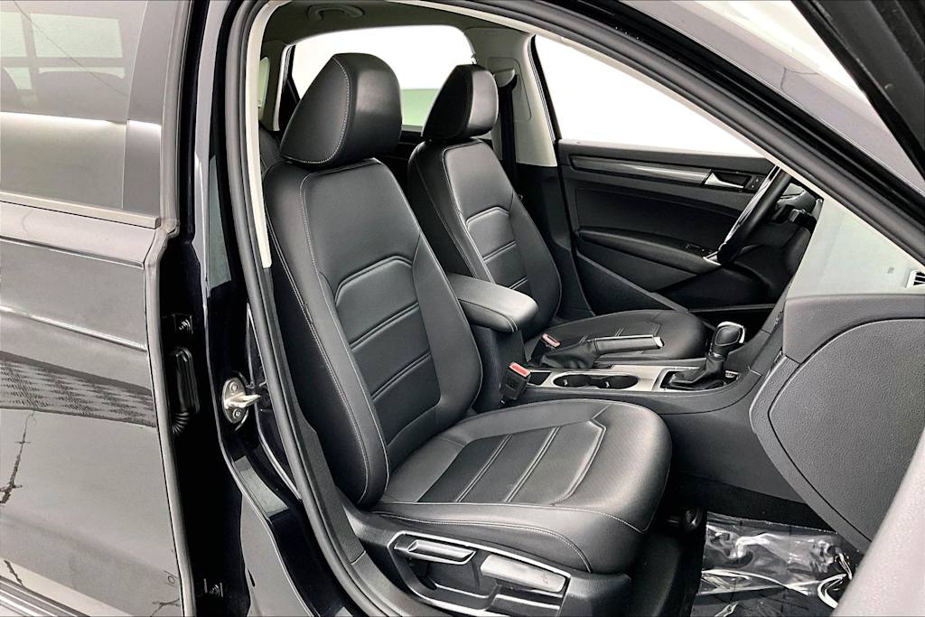 Thumbnail: 2020 Volkswagen Passat - 12