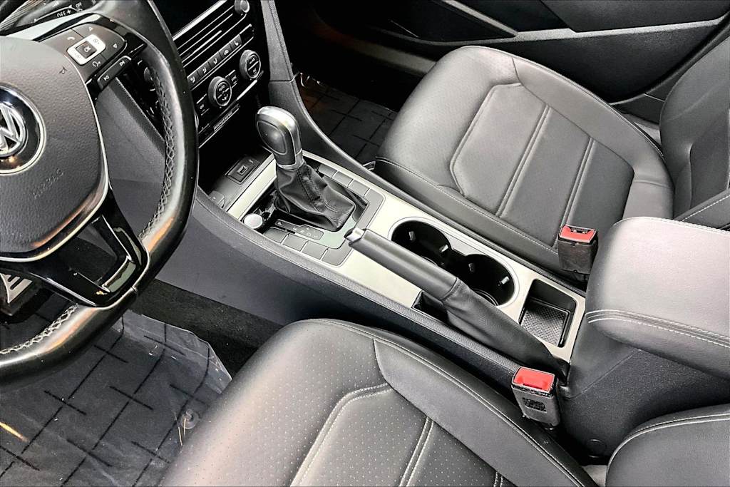 Thumbnail: 2020 Volkswagen Passat - 16