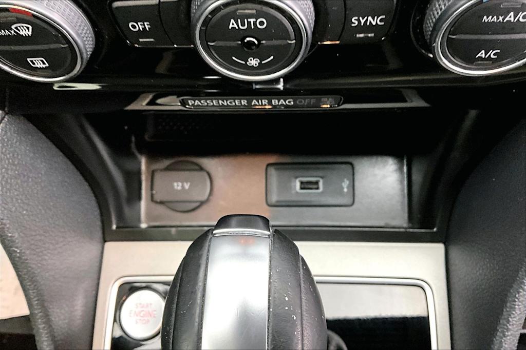 Thumbnail: 2020 Volkswagen Passat - 27