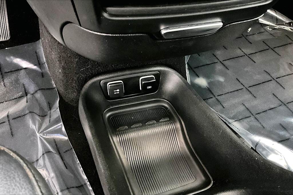 Thumbnail: 2020 Chrysler Pacifica - 16