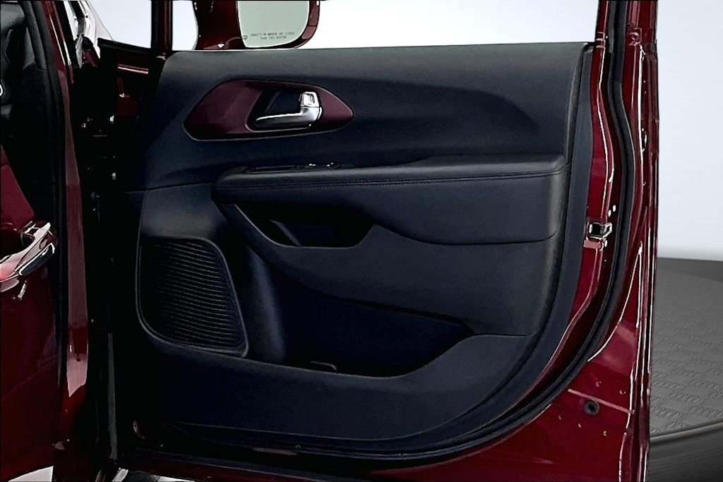 Thumbnail: 2020 Chrysler Pacifica - 26