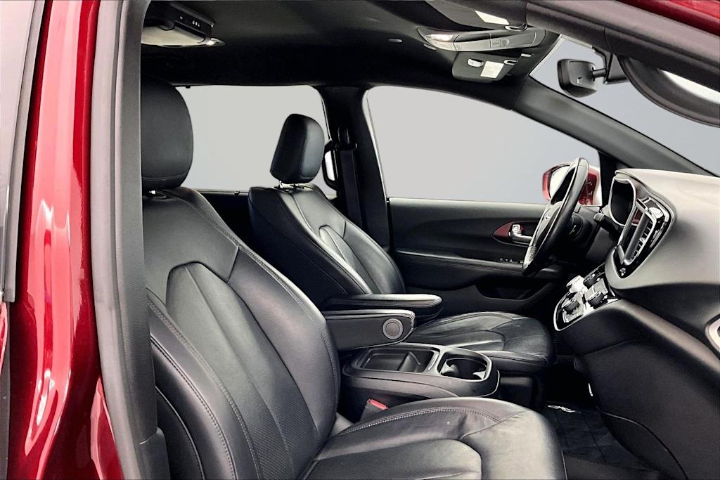 Thumbnail: 2020 Chrysler Pacifica - 12