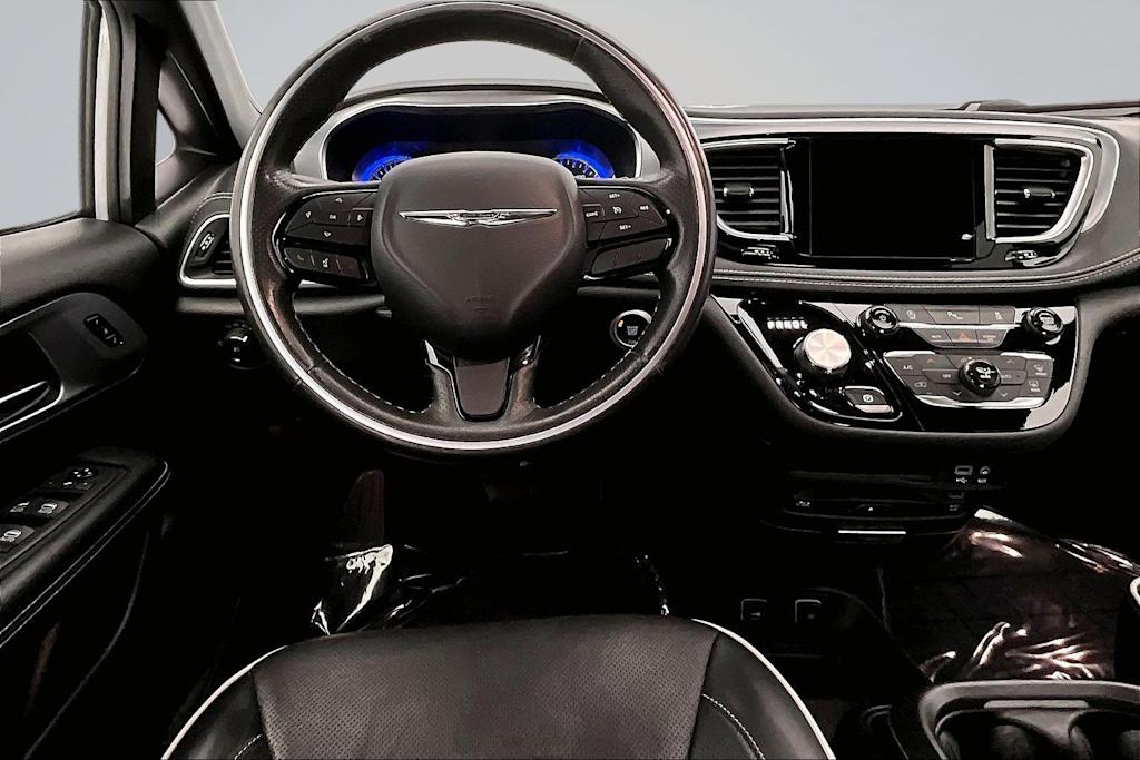 Thumbnail: 2020 Chrysler Pacifica - 14