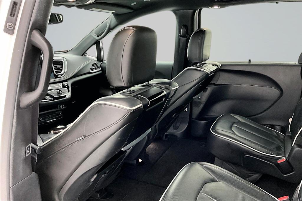 Thumbnail: 2020 Chrysler Pacifica - 21