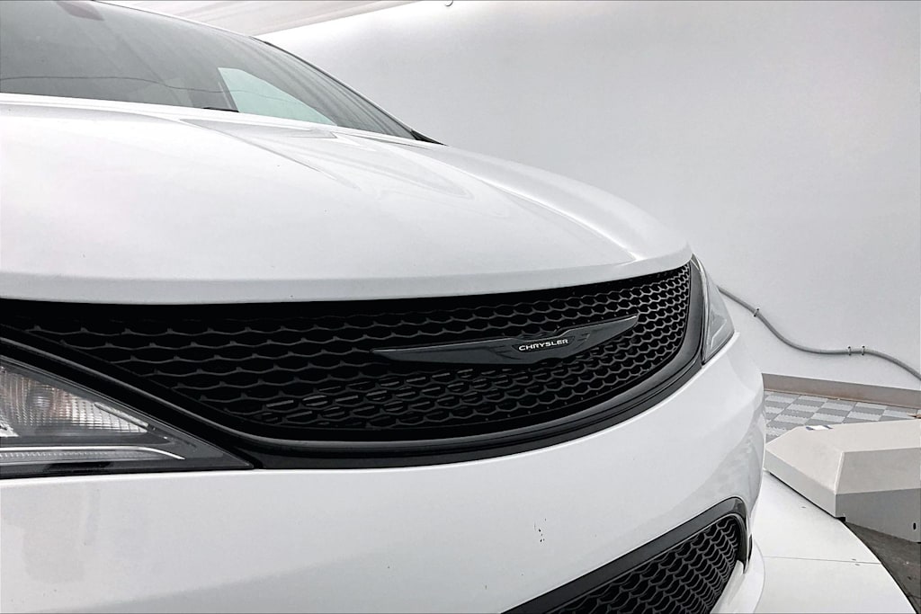 Thumbnail: 2020 Chrysler Pacifica - 28