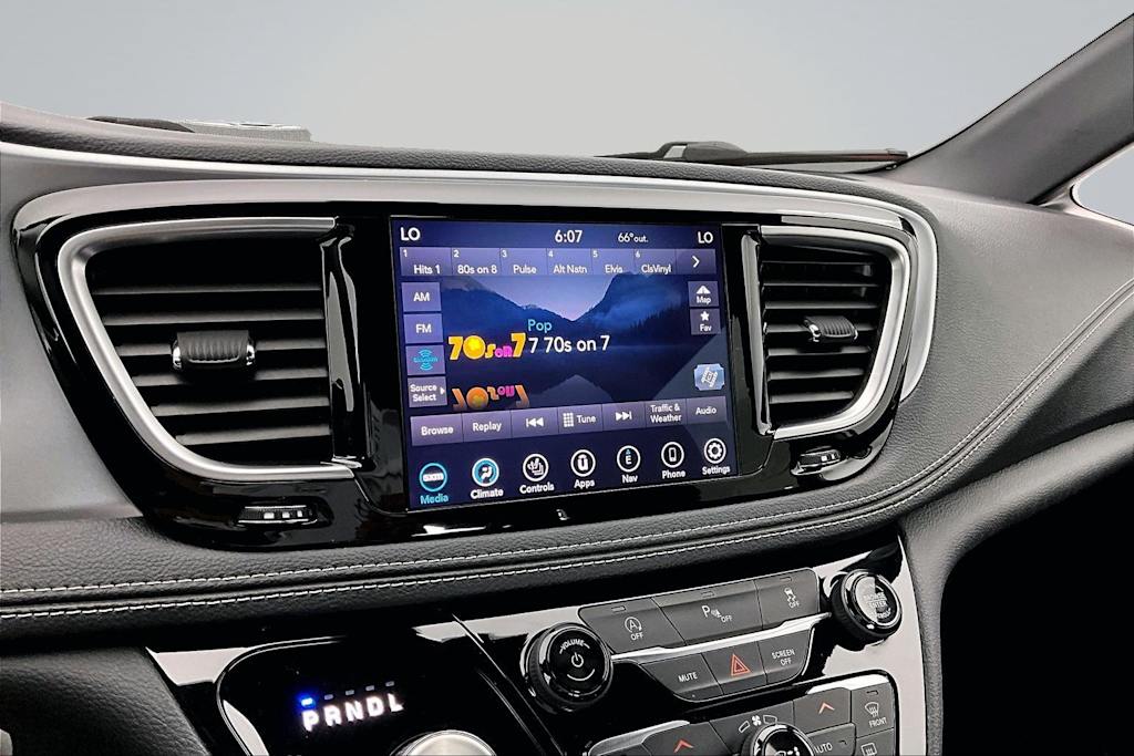 Thumbnail: 2020 Chrysler Pacifica - 15