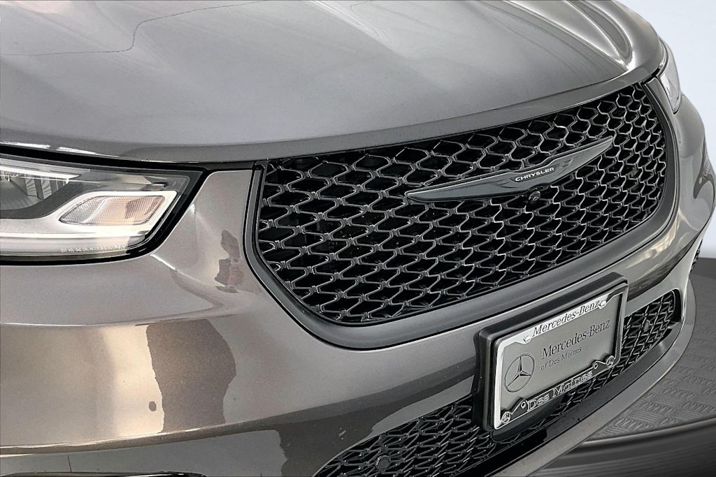 Thumbnail: 2022 Chrysler Pacifica - 27