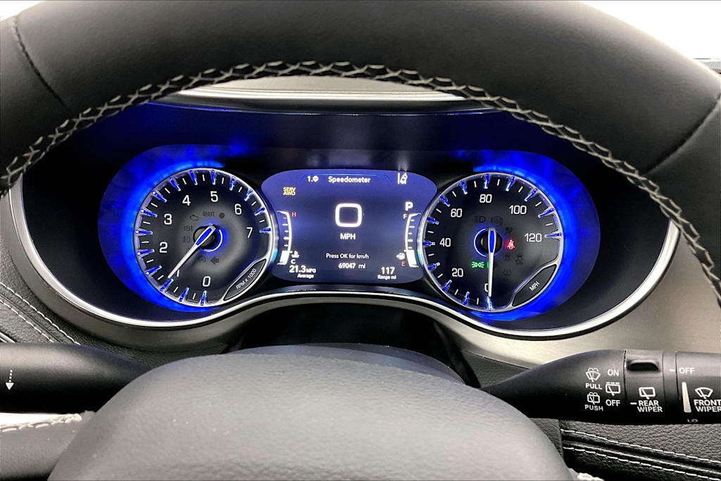 Thumbnail: 2022 Chrysler Pacifica - 17