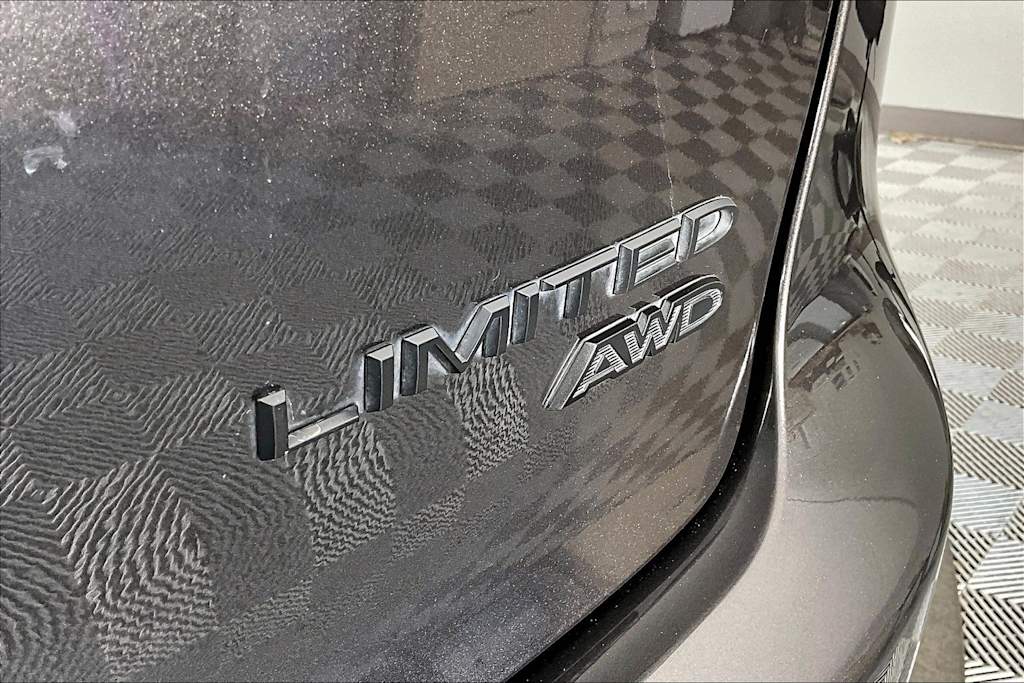 Thumbnail: 2022 Chrysler Pacifica - 7