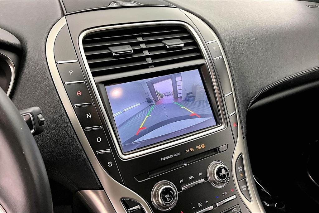 Thumbnail: 2019 Lincoln Nautilus - 15