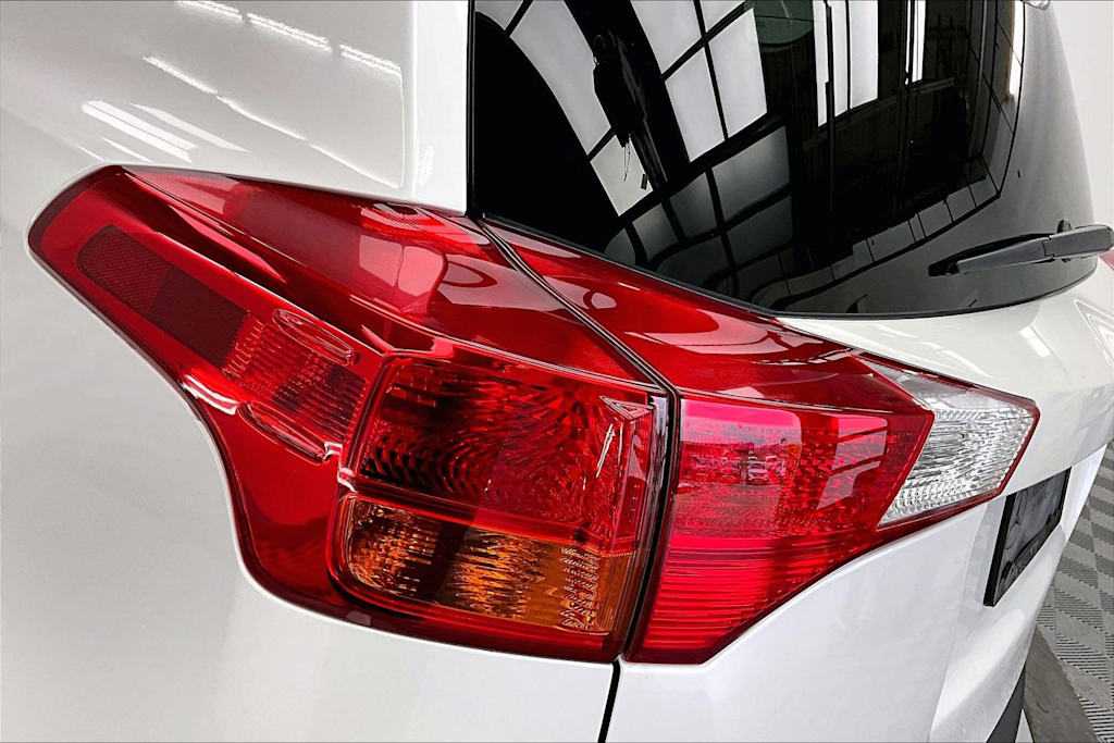 Thumbnail: 2015 Toyota RAV4 - 26