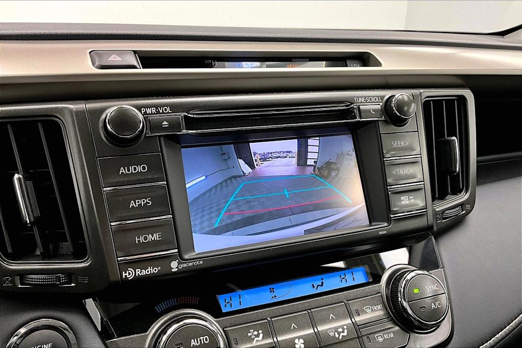 Thumbnail: 2015 Toyota RAV4 - 22