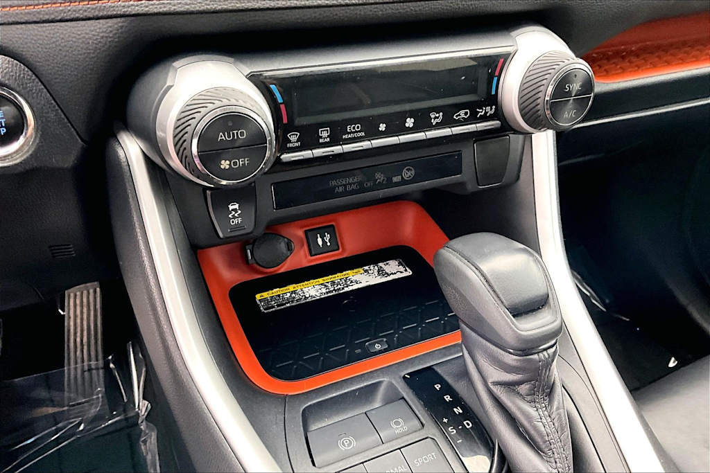 Thumbnail: 2019 Toyota RAV4 - 28