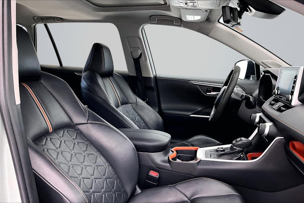 Thumbnail: 2019 Toyota RAV4 - 12
