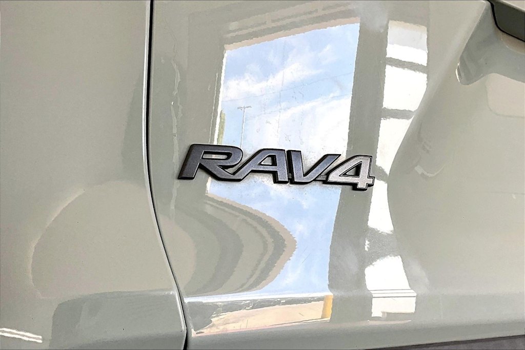 Thumbnail: 2019 Toyota RAV4 - 7