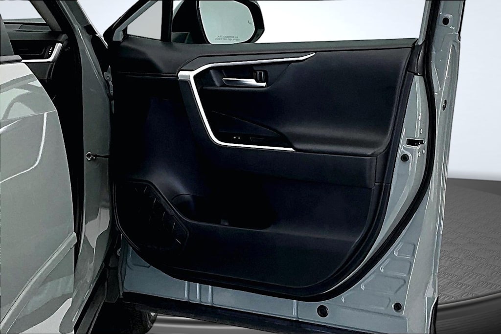 Thumbnail: 2019 Toyota RAV4 - 25