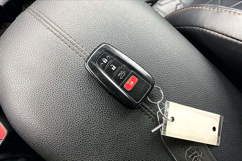 Thumbnail: 2019 Toyota RAV4 - 18