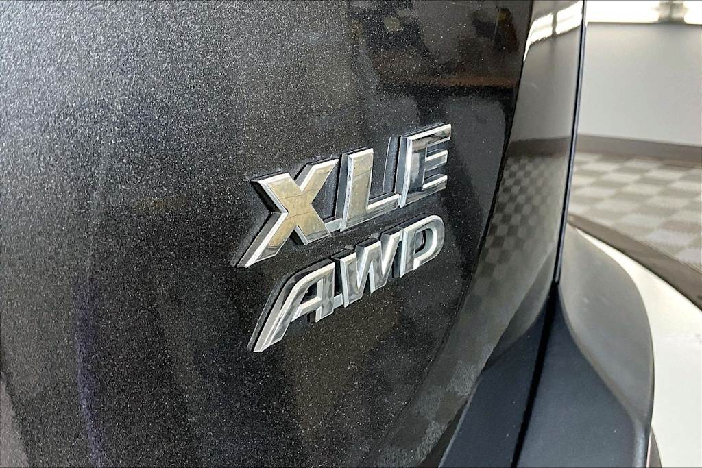 Thumbnail: 2014 Toyota RAV4 - 7