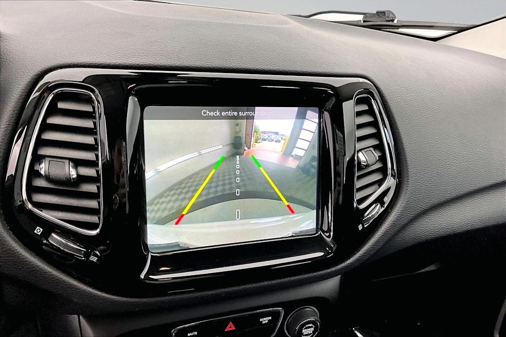 Thumbnail: 2018 Jeep Compass - 16