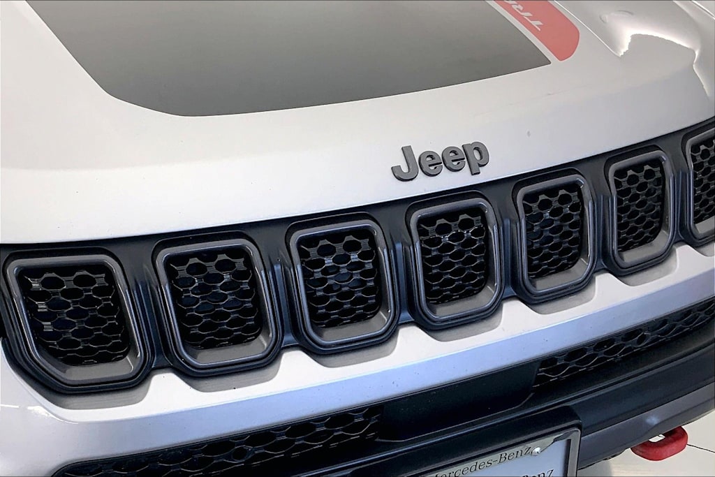 2023 Jeep Compass Trailhawk 25