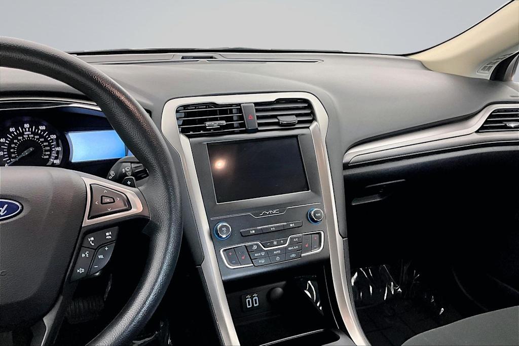 Thumbnail: 2020 Ford Fusion - 15
