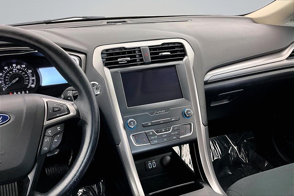 Thumbnail: 2020 Ford Fusion - 15