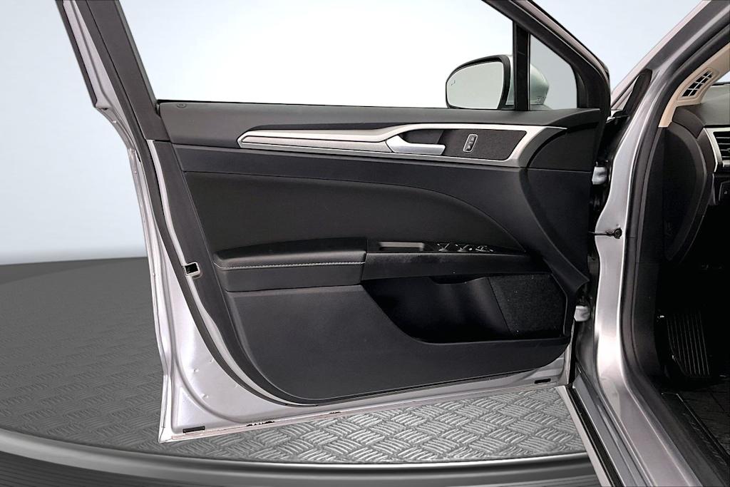 Thumbnail: 2020 Ford Fusion - 24