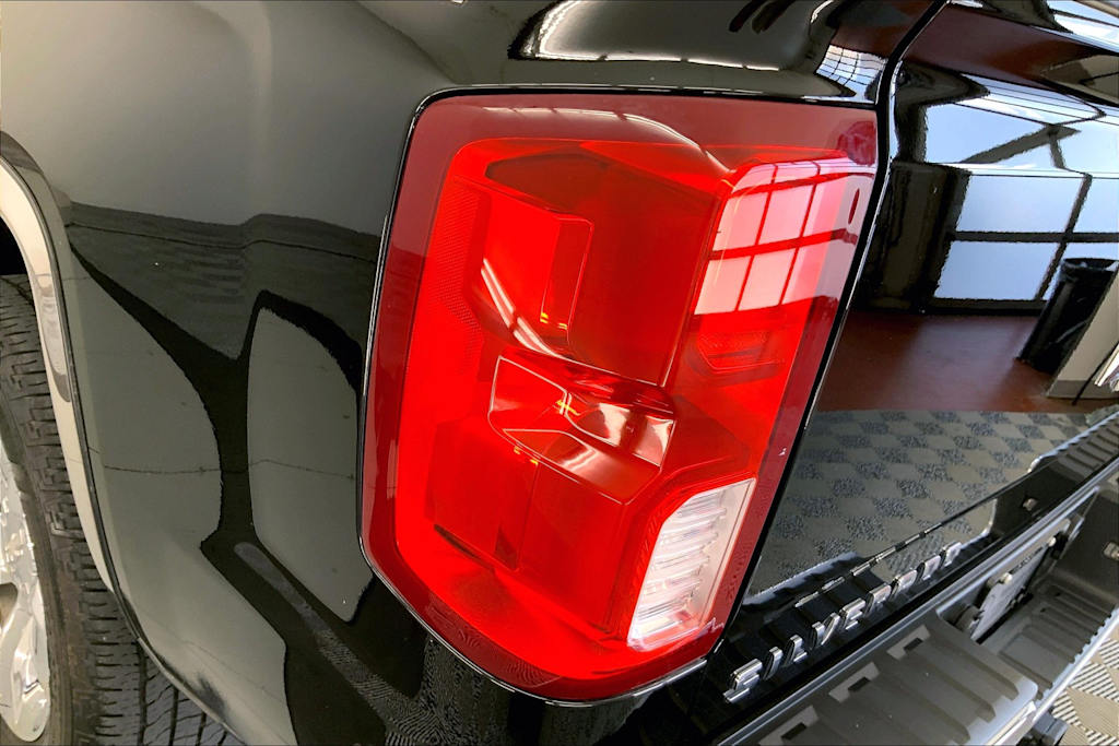 Thumbnail: 2017 Chevrolet Silverado 1500 - 25