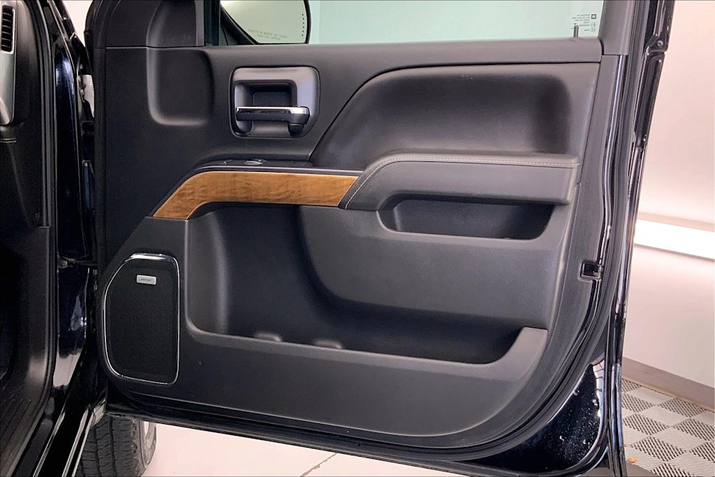 Thumbnail: 2017 Chevrolet Silverado 1500 - 24