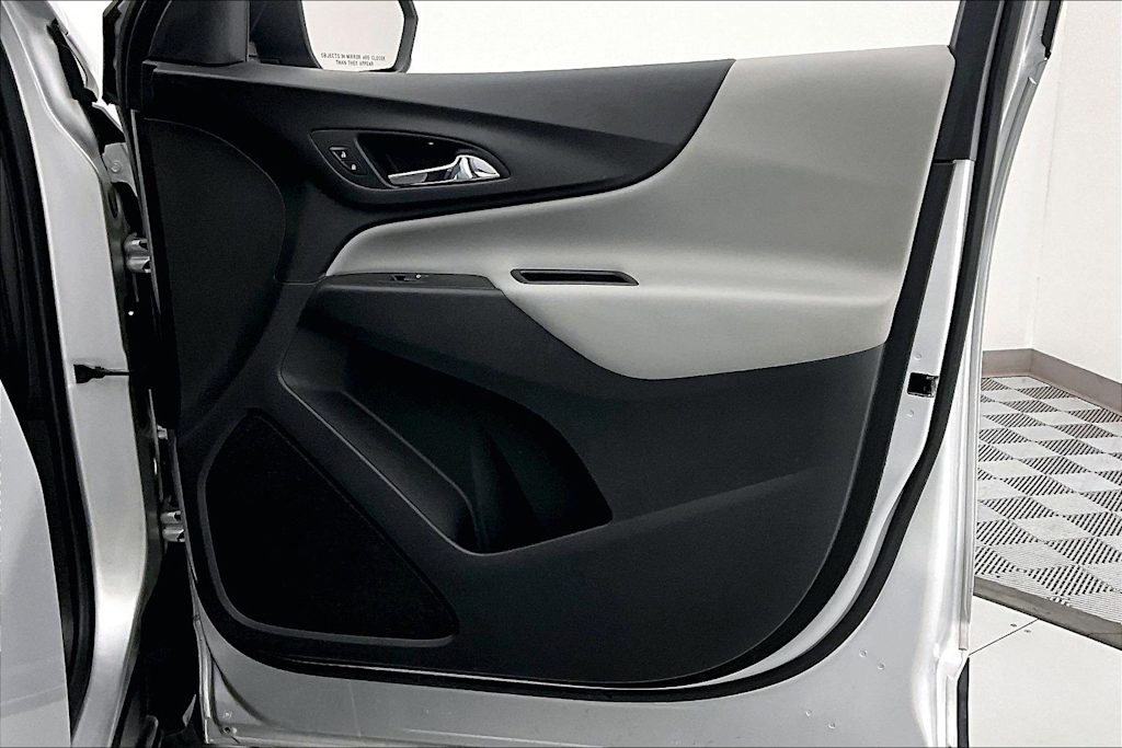 Thumbnail: 2020 Chevrolet Equinox - 24