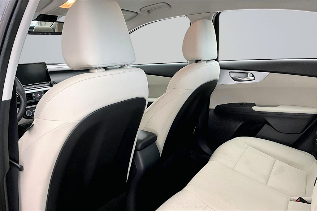 Thumbnail: 2023 Kia Forte - 13