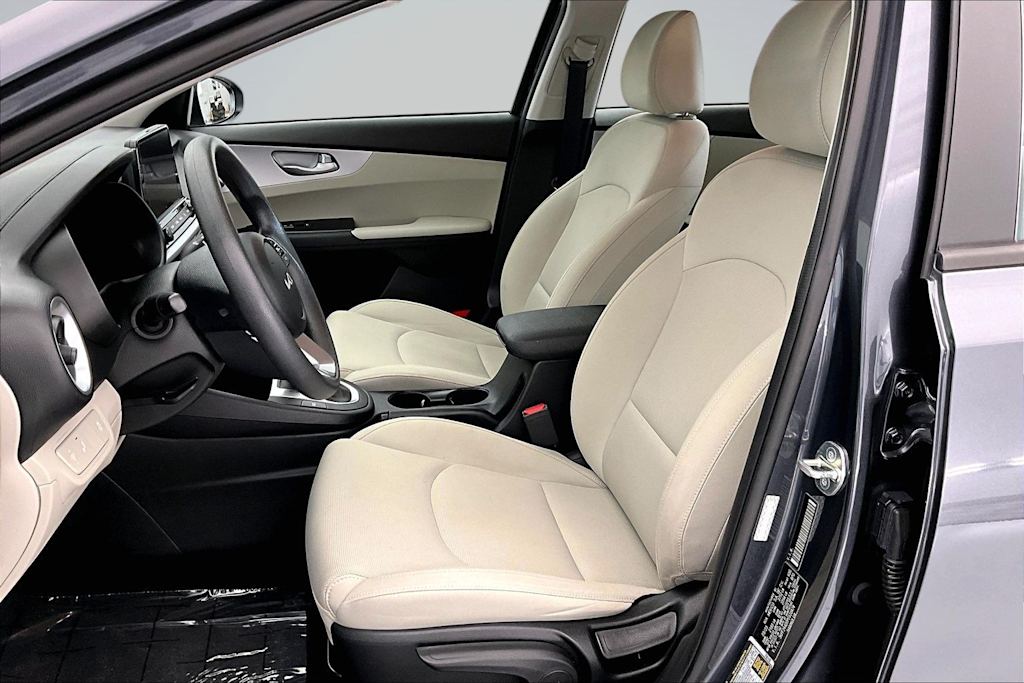 Thumbnail: 2023 Kia Forte - 11